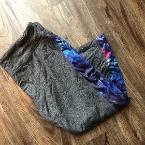 2XL lularoe Jade workout Capri leggings.
